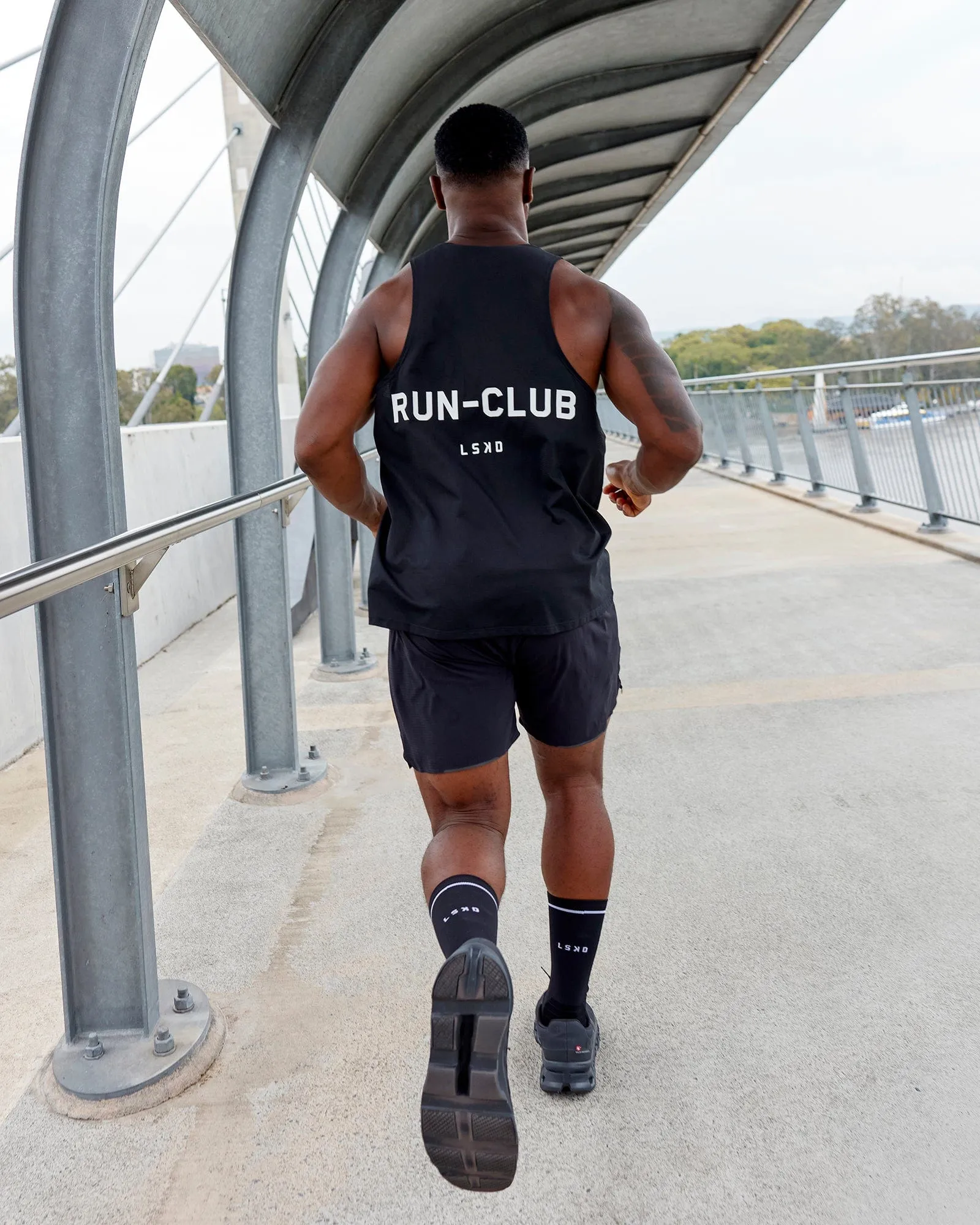 RUN–CLUB Performance Tank - Black