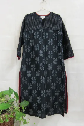 Siyah Charpatti Phool Silk Ikat Kurta